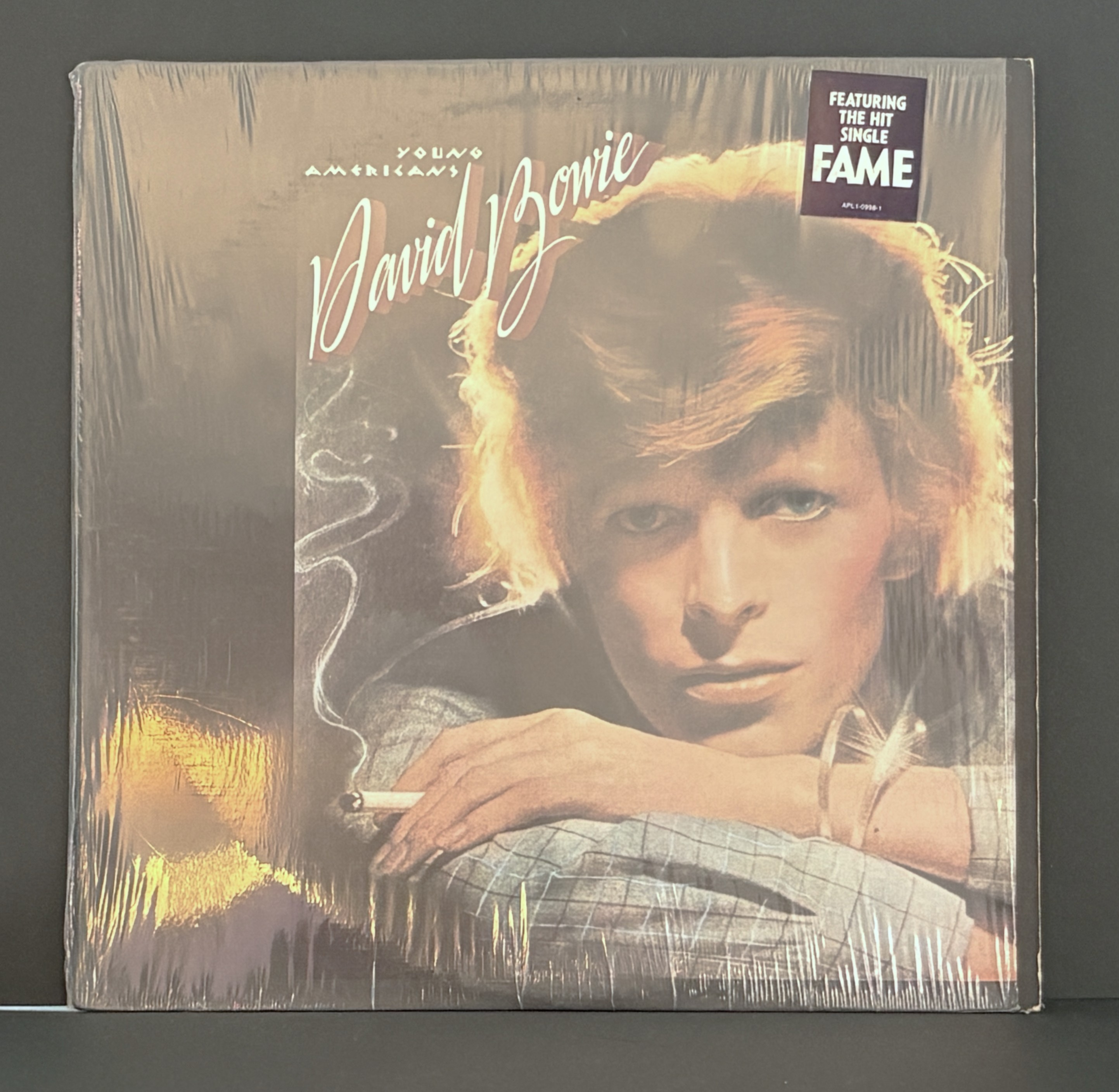 David Bowie ‎– Young Americans LP - 1975 Original - Shrink w\"FAME" song sticker NM!!