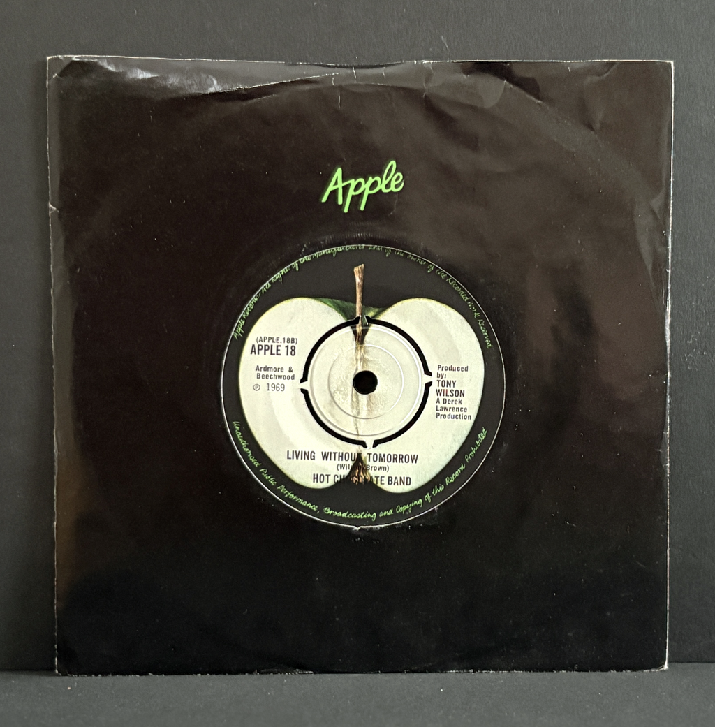 Hot Chocolate Band ‎– Give Peace A Chance Label 45 - UK ‎– APPLE 18 - Mint-