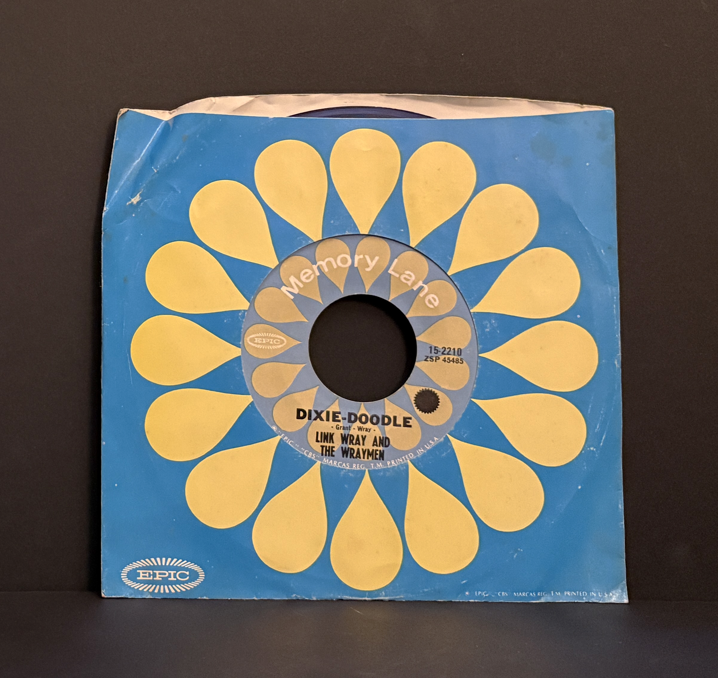 Link Wray And His Ray Men - Dixie-Doodle / Raw-Hide - 45 - Epic - Near Mint (NM or M-)