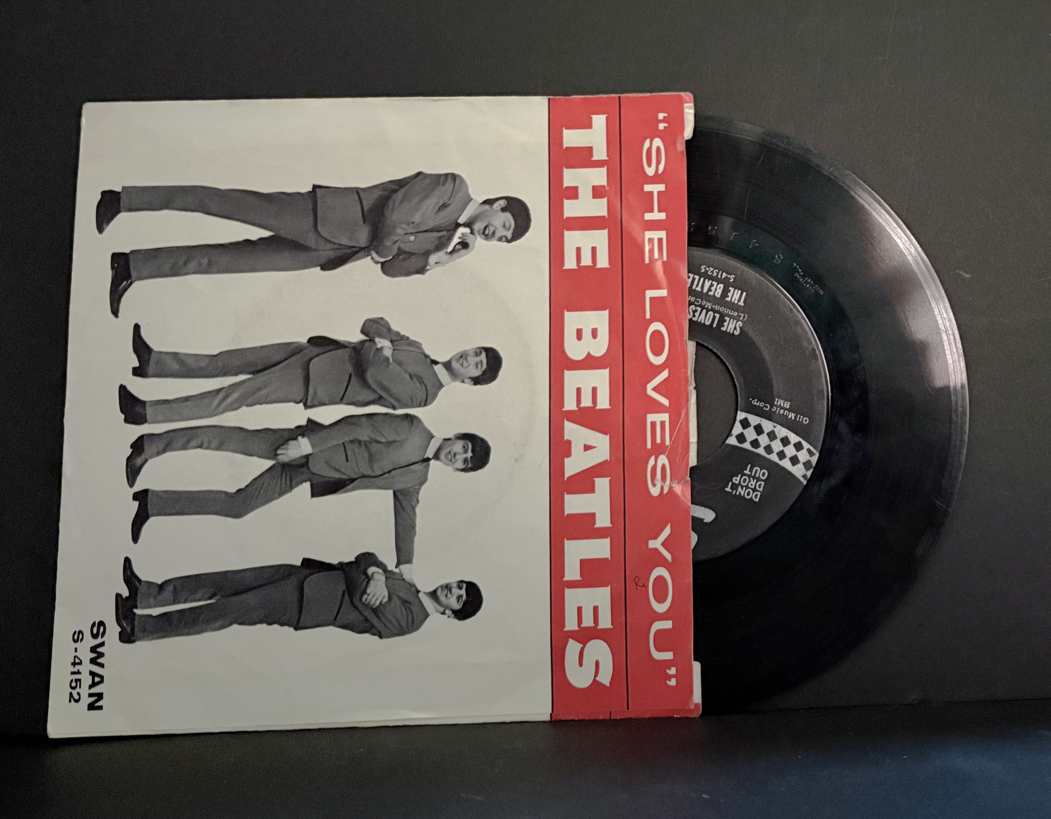 The Beatles - She Loves You 45 - Swan - 1964 - with Picture Sleeve - NIce copy!